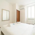 Como City Flat With Ac And Wifi