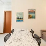 Como City Flat With Ac And Wifi